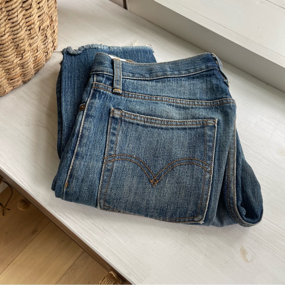 Levi’s Wedgie Straight White Oak Cone Denim Raw Hem Jeans
